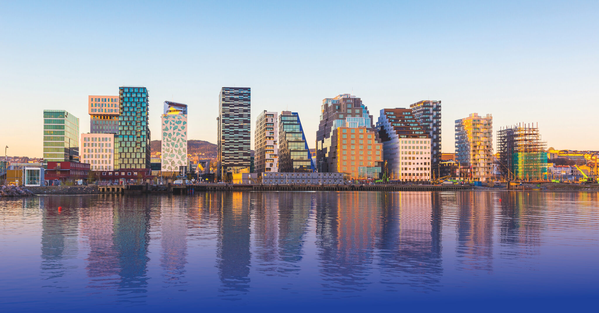 Bygninger i Barcode om aftenen. Foto